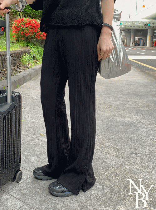[Nearby.n] Pleated Bootcut Pants